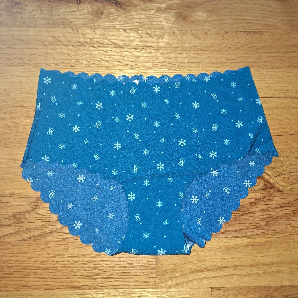 NWT VS teal snowflake design panties size Medium